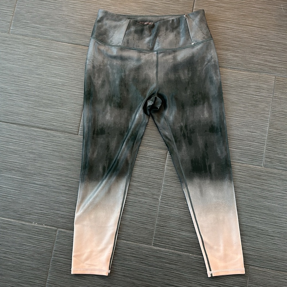 Green and cream calia by Carrie Underwood high waisted leggings size large